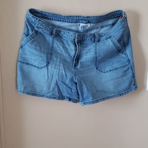 LIZ CLAIBORNE denim shorts